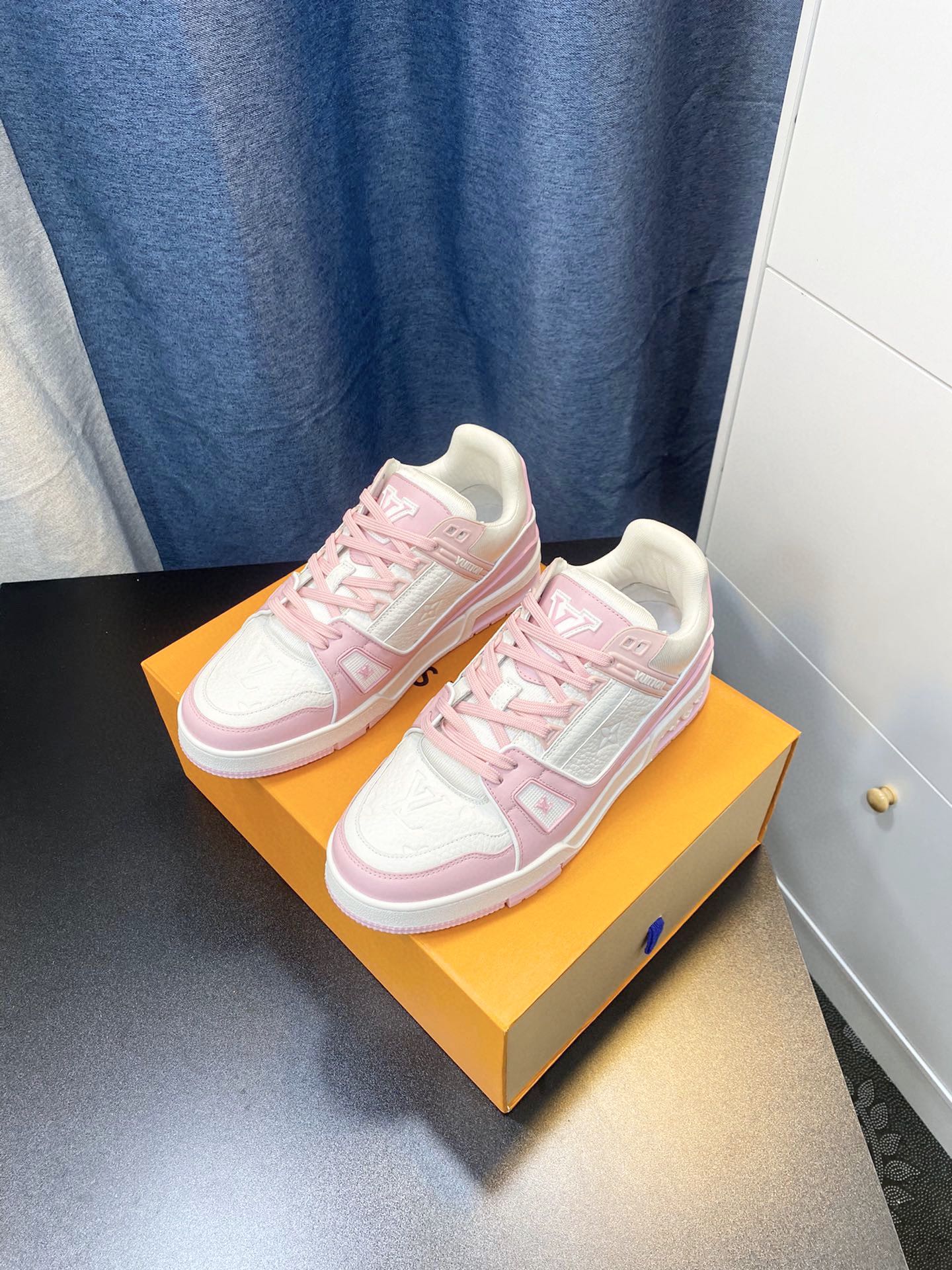 LV shoes pink